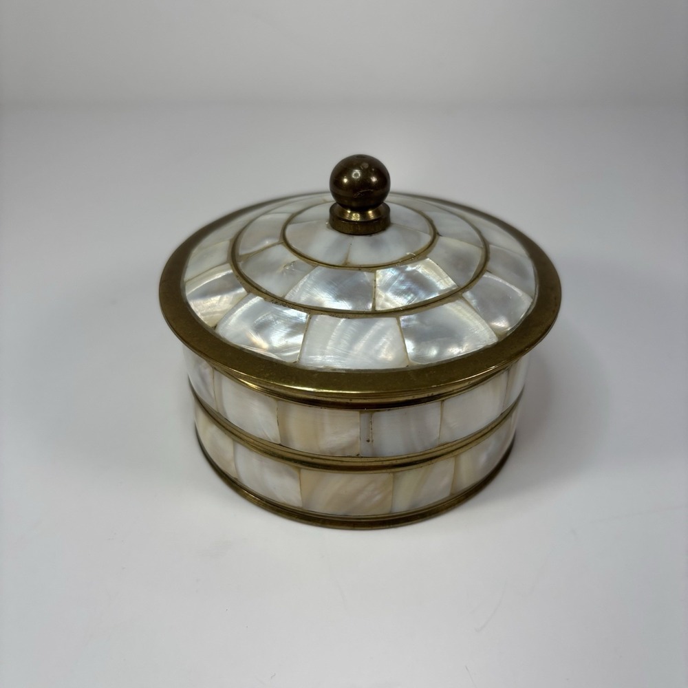 Vtg Brass Handcrafted Mother of Pearl Inlaid Vermilion Sindoor Round Box India